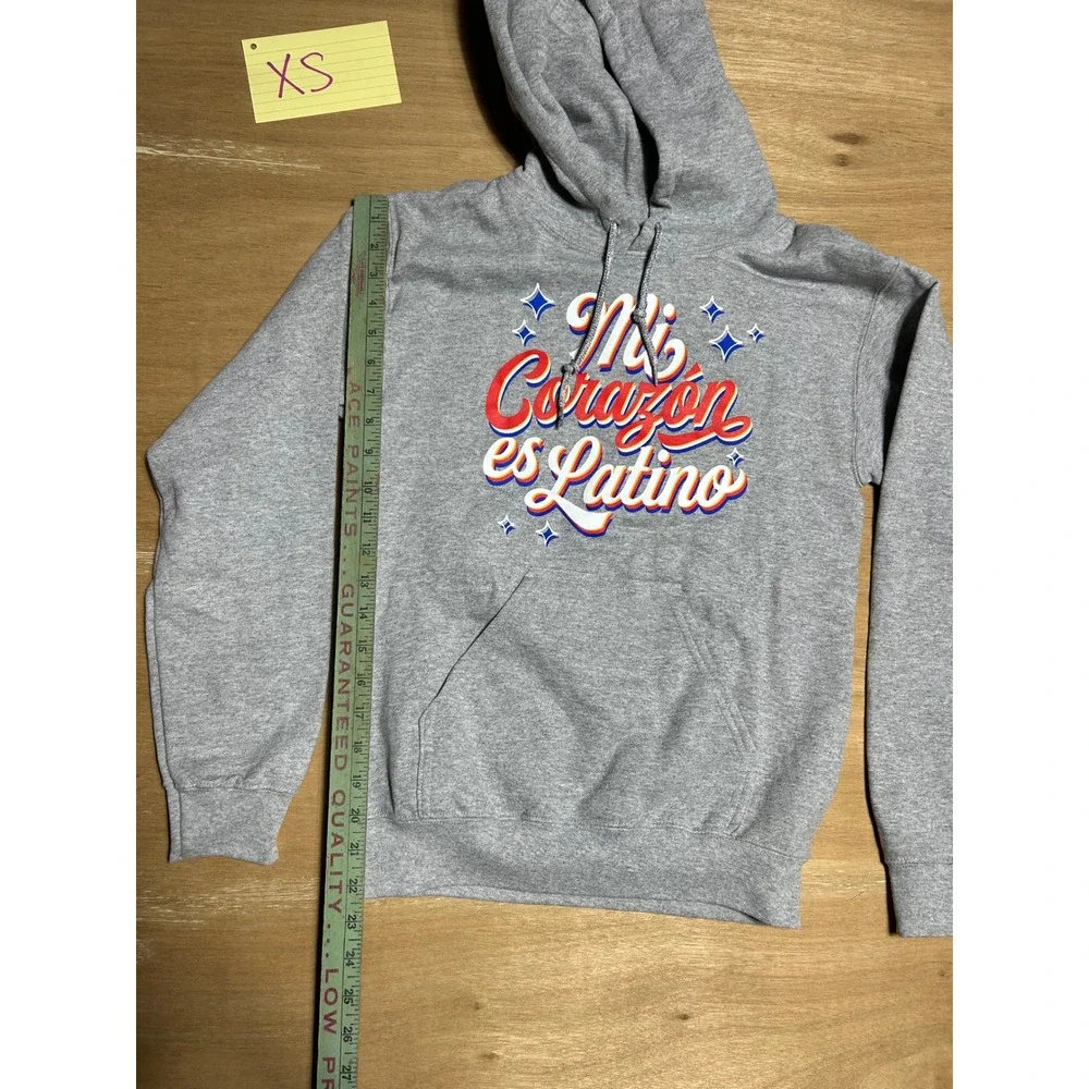 Hybrid Hoodie Kids XS‎ Grey Mi Corazón es Latino Graphic Pullover Sweatshirt